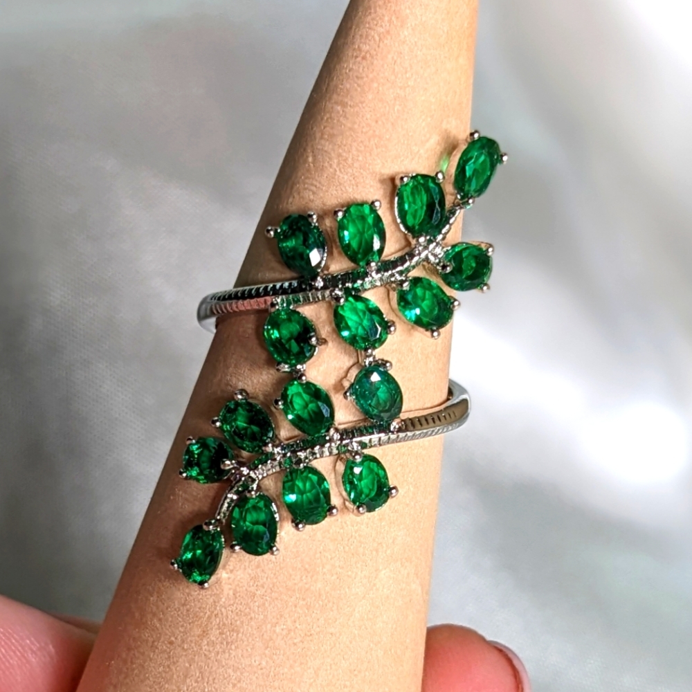 Leaf ring size 7